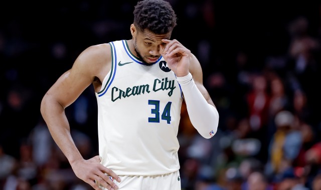 开云官方网站-雄鹿本赛季对阵胜率5成以上球队仅6胜 联盟第6少 其中近11场9负